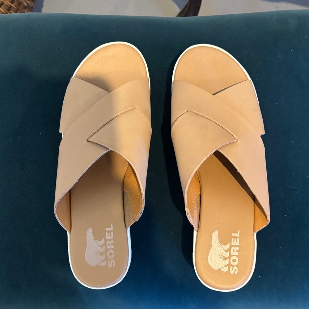 Sorel Women's Beige Cross-Strap Sandals